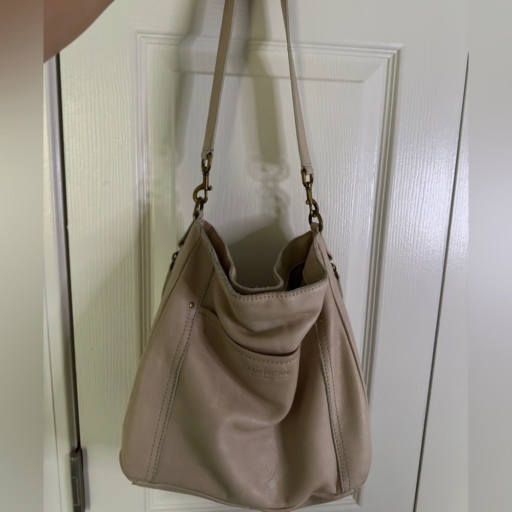 This  brand American leather Co , original leather  perfect